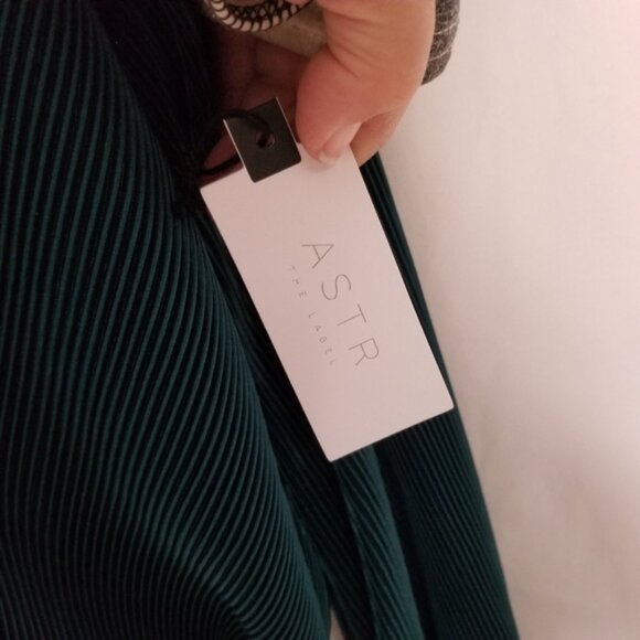 Astr the label green pleated bodysuit - Picture 12 of 14